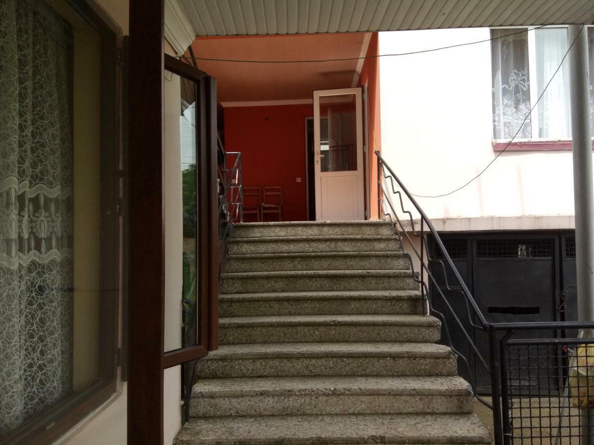 Julia Guest House Kobuleti Esterno foto