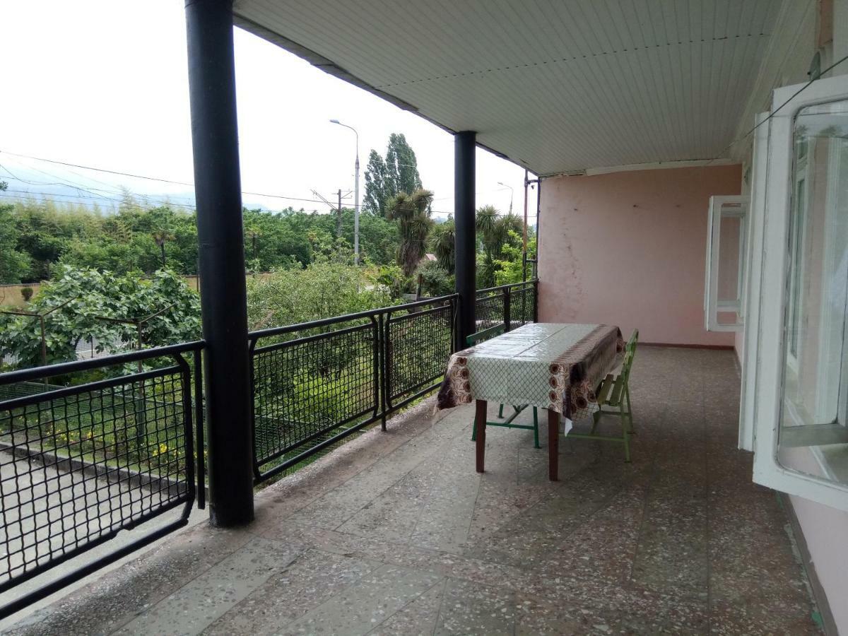 Julia Guest House Kobuleti Esterno foto